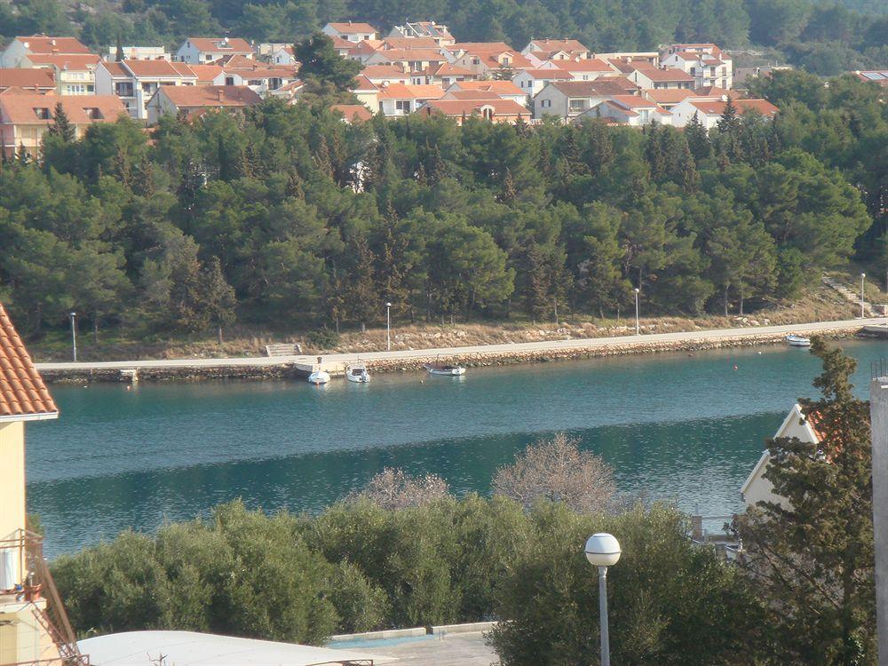 Apartments Mia Stari Grad  Extérieur photo
