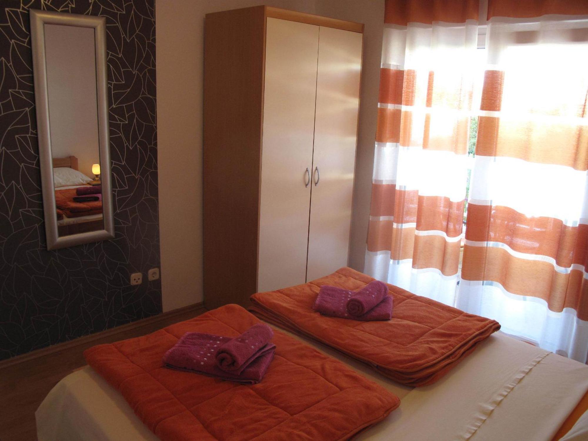 Apartments Mia Stari Grad  Chambre photo