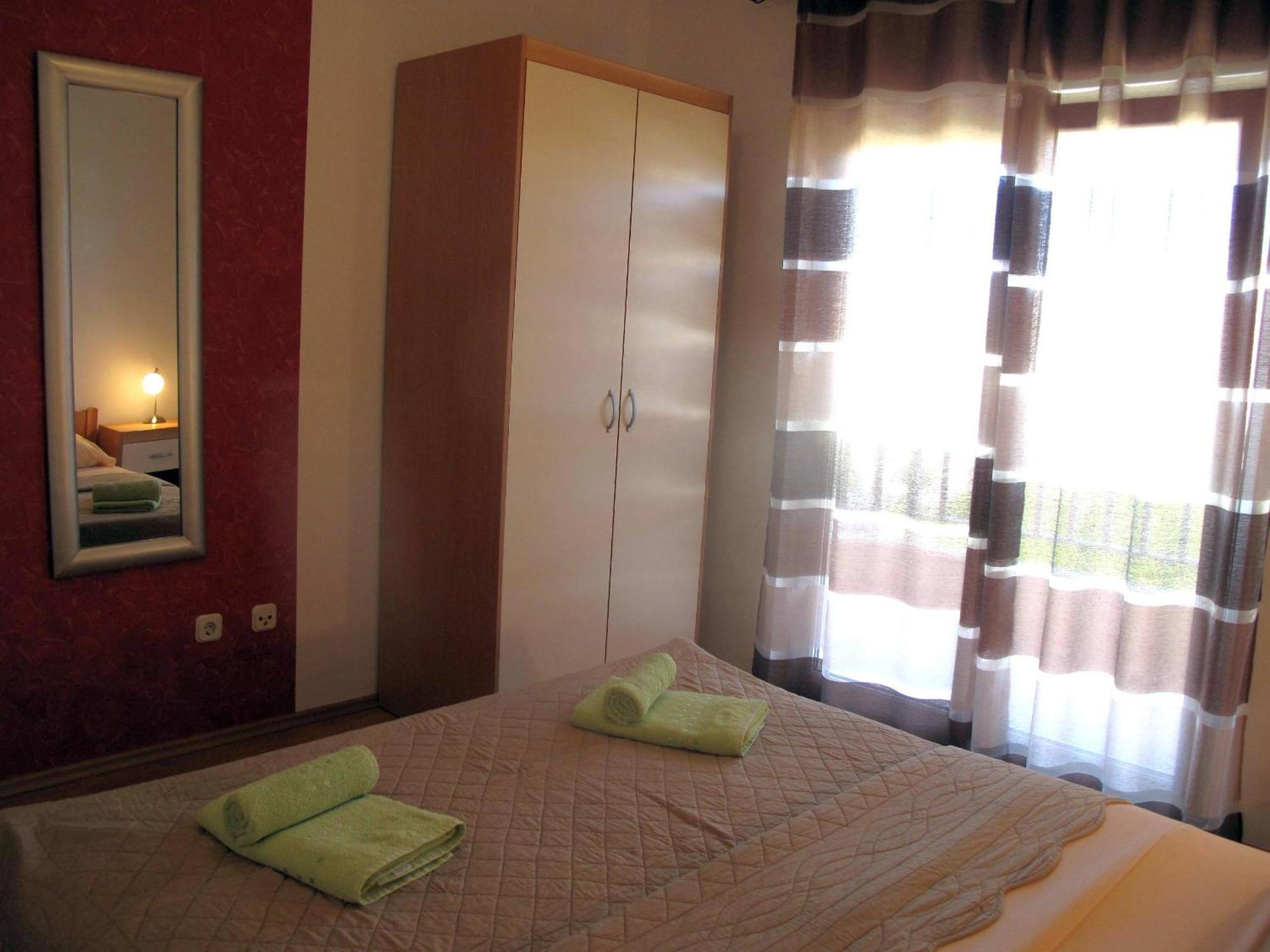 Apartments Mia Stari Grad  Chambre photo
