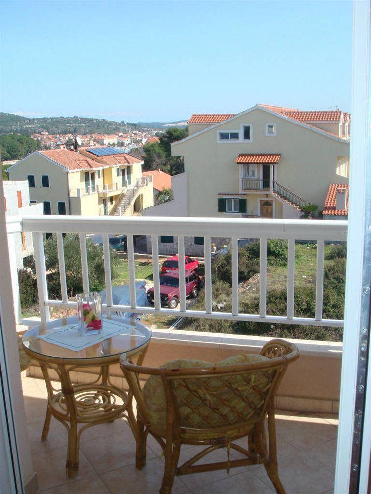 Apartments Mia Stari Grad  Extérieur photo